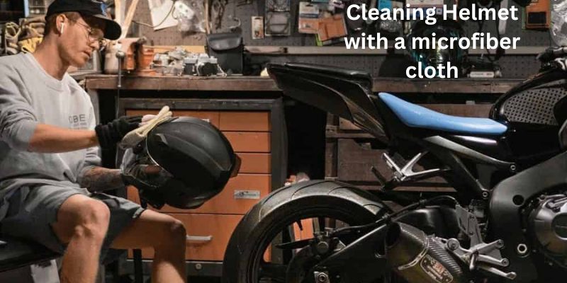 How To Keep Rain Off Motorcycle Helmet Visor? 5 Easy Steps - HELMETS GURU
